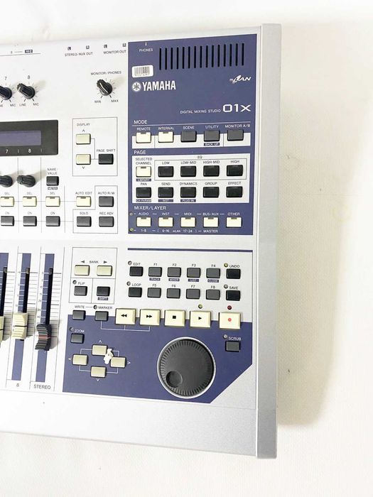 YAMAHA 01X Цифровий мікшер, аудіо та MIDI-інтерфейс