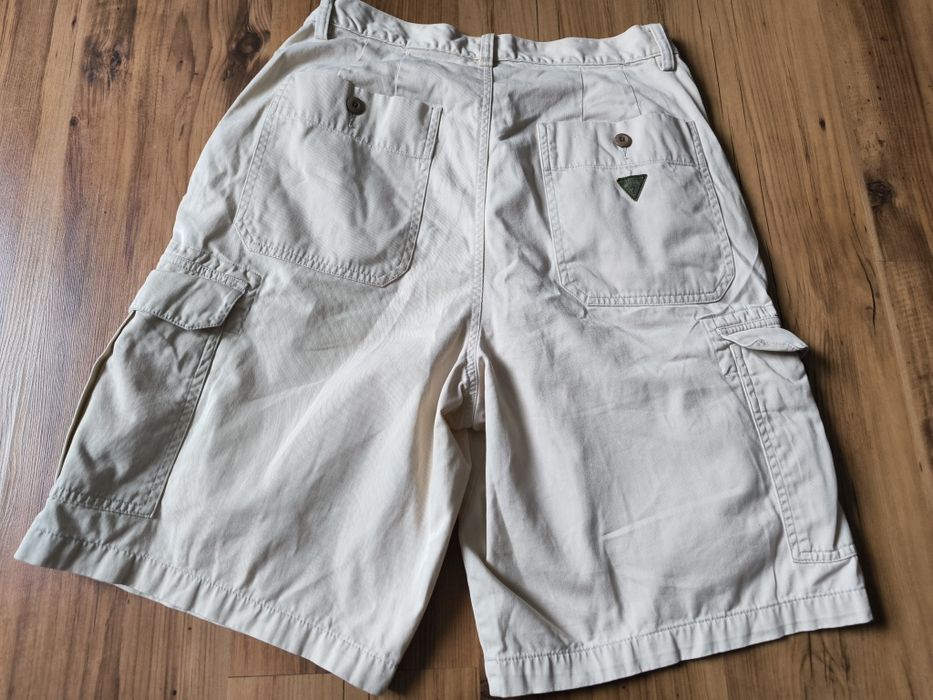 Guess szorty męskie cargo 31 beż kremowe lato