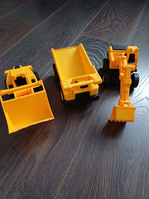 Комплект великих машинок