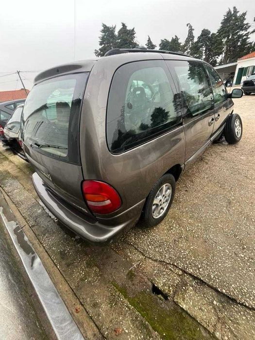 PARA PEÇAS Chrysler Voyager 2.5 a Gasóleo de 1999