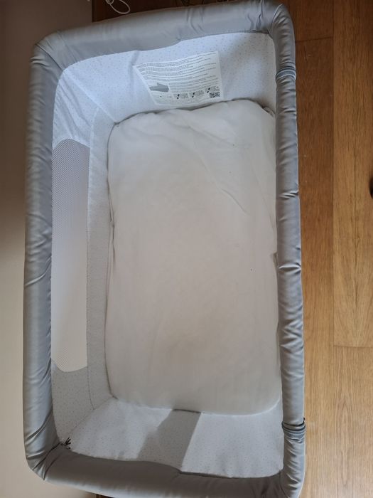 Berço,  next to me. Praticamente novo