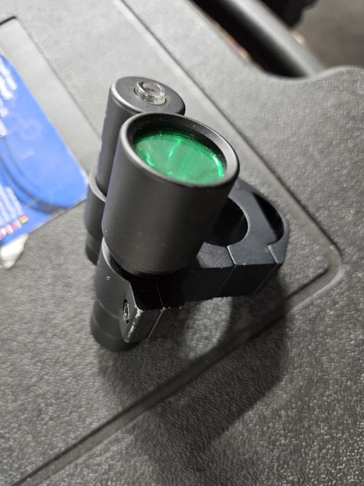 Celownik optyczny z laserem