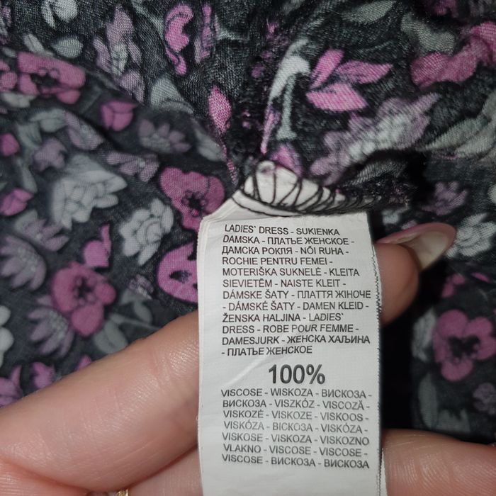 Sukienka w kwiaty 100 % wiskoza