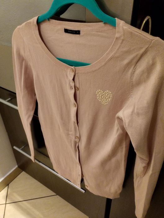 Sweterek zapinany na guziczki