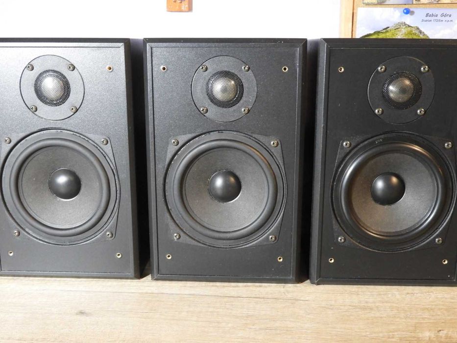 Kolumny Teufel M 80 część zestawu stereo lub kina domowego.