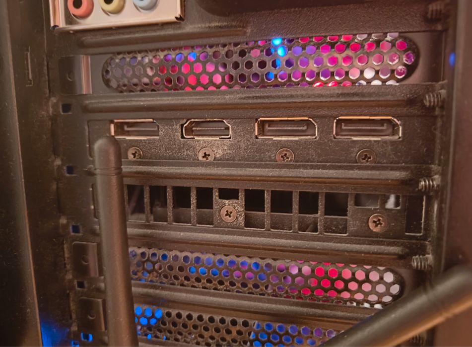 Komputer gamingowy +Monitor Gaming PC intel i5, RX 5700, 1TB SSD, WiFi