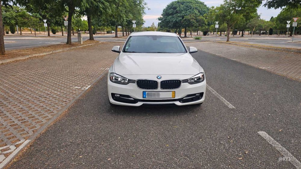 BMW 318d Sport Line Automático | Histórico BMW foto 3