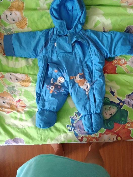 Продам дитячий осінній комбінезон