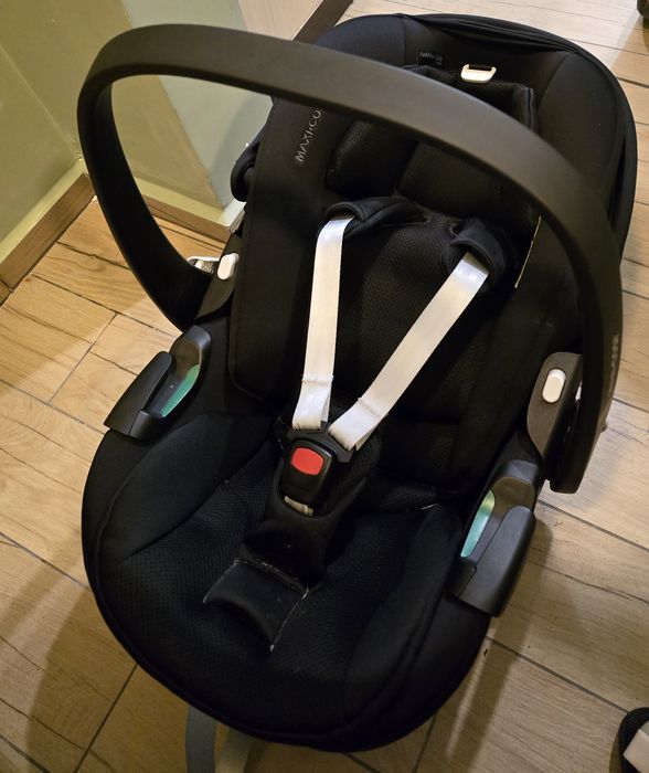 Maxi cosy pebble pro 2 - rozkładany fotelik do bazy familyfix obrotowe