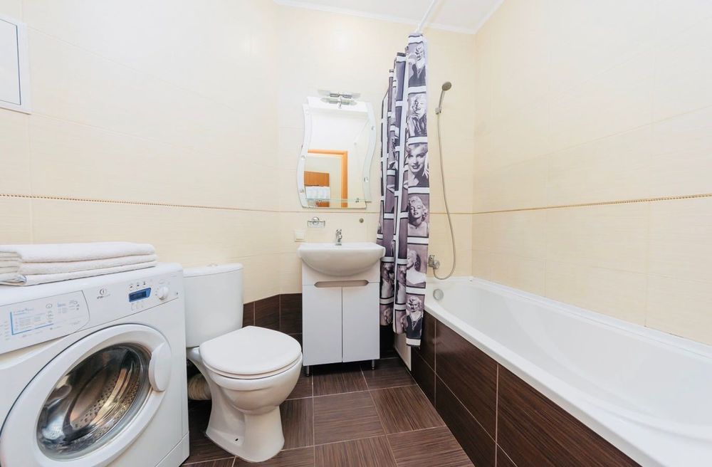 Подобово БУДИНОК НА ГЕНЕРАТОРІ. Ліфти вода цілодобово.