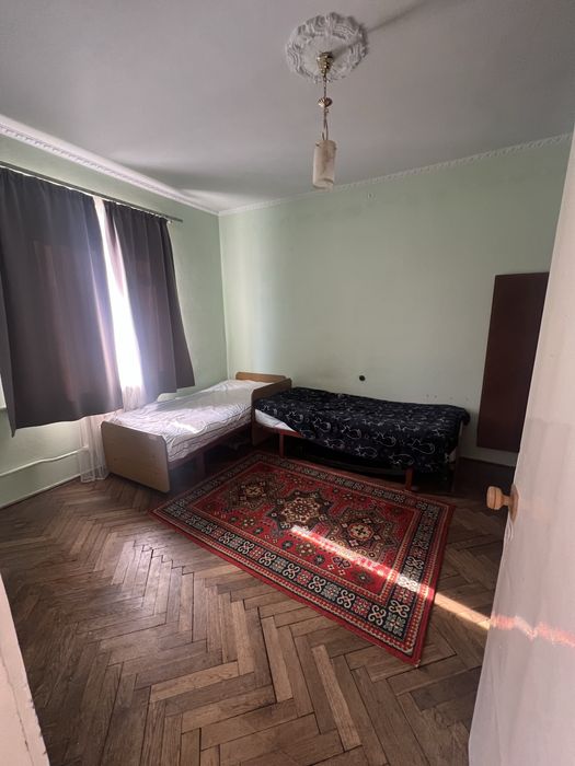 Продаж 2 км квартири у центрі міста