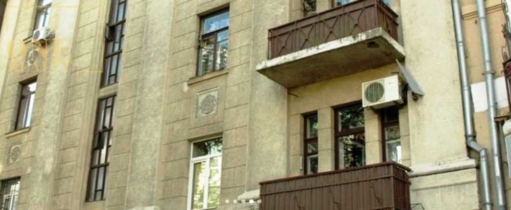 Продаж 4к квартири ЦЕНТР, Високі стелі, Ліфт, Закритий двір