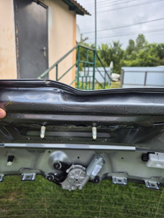 Продам задню ляду (кришку багажника) на  Volkswagen Tiguan 2024 року (SEL R-Line).