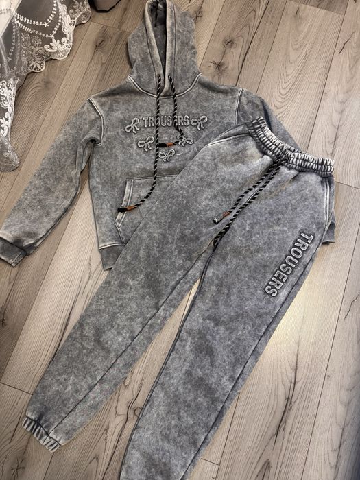 Продам костюм на подростка