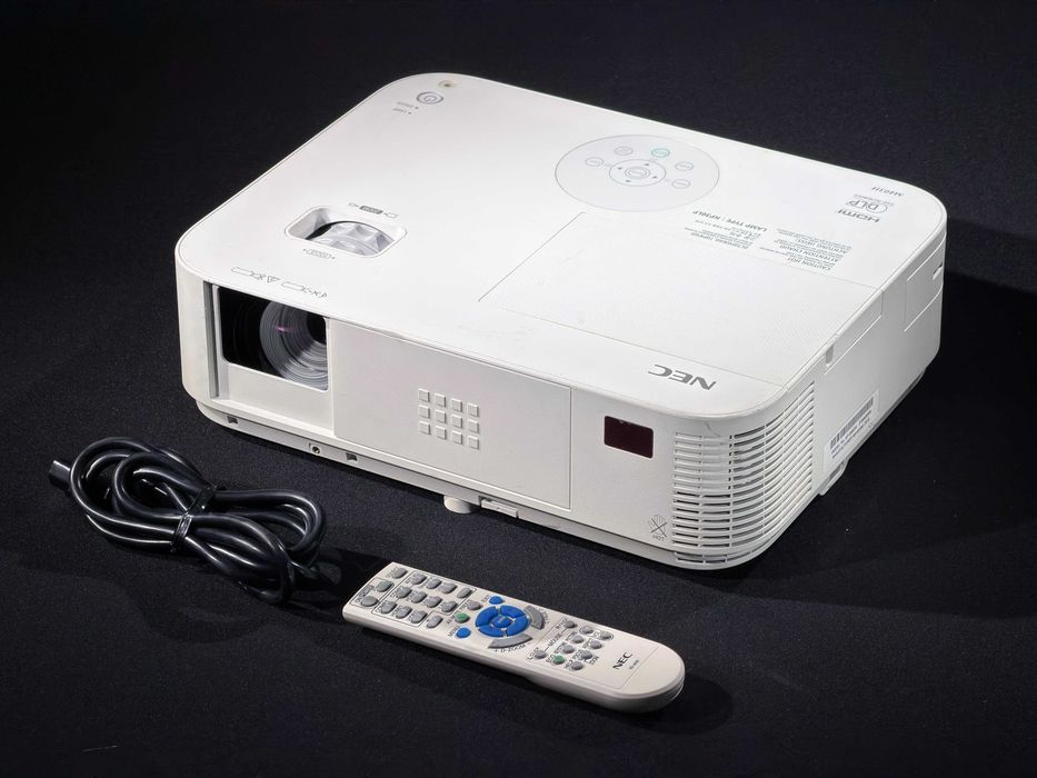 Проектор NEC NP-M403H (4000 ANSI) Full HD 1080p DLP зум 1.7x 2 HDMI MHL динамік 20 Вт 3D спортбар боулінг хостел автосалон дитячий табір full hd hdmi
