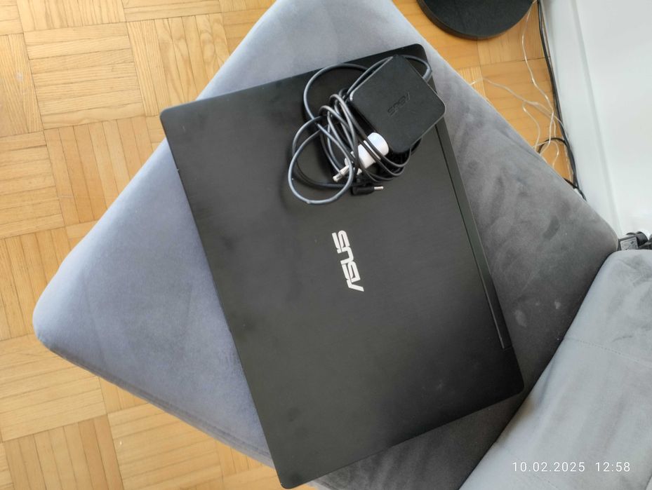 Laptop Asus Q302L dotykowy ekran SSd 540Gb i3.  6Gb RAM