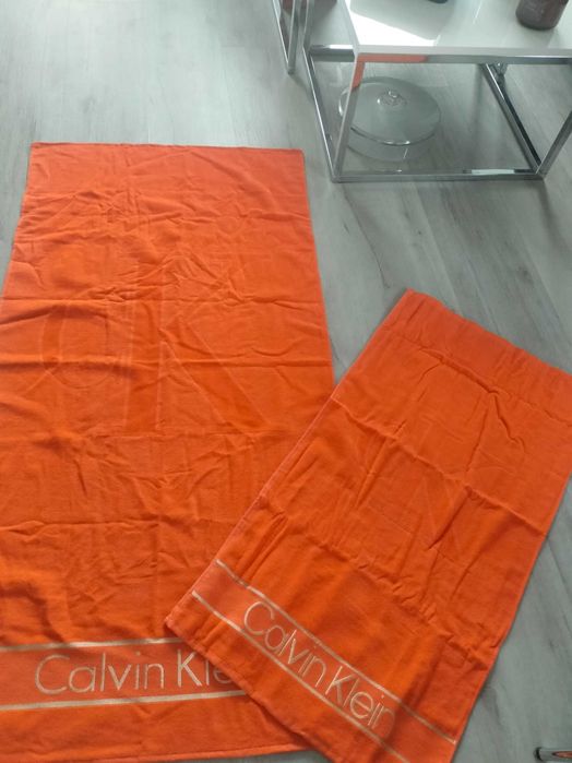 Ręczniki duży i mały pomarańczowe nowe w pudełku
