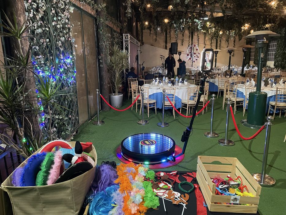 Aluguer Mirrobooth (Espelho Photobooth) / VideoBooth 360