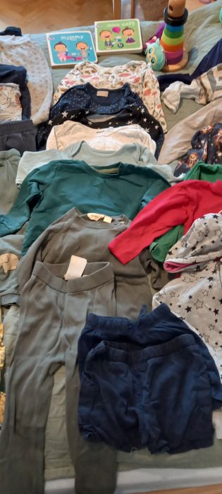 Paka ubranek 86-98 +zabawki, książeczki i gratisy.