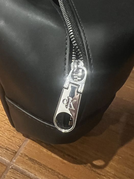 Nowa skórzana kosmetyczka  Calvin Klein