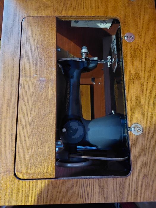 Швейна машинка, машинка