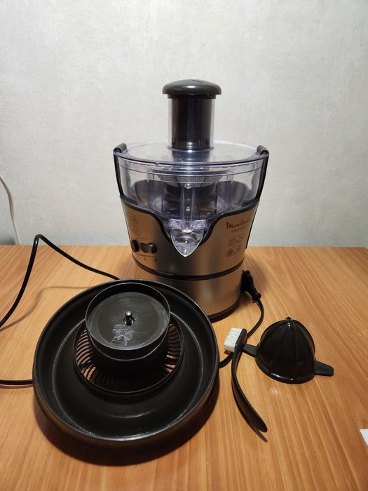 Соковижималка Moulinex JU 385