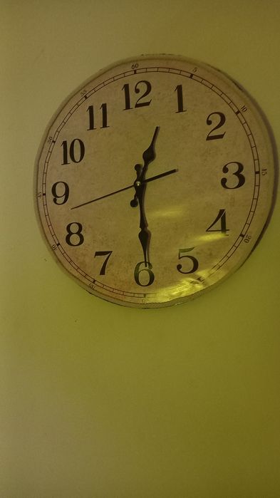 Relógio de parede.