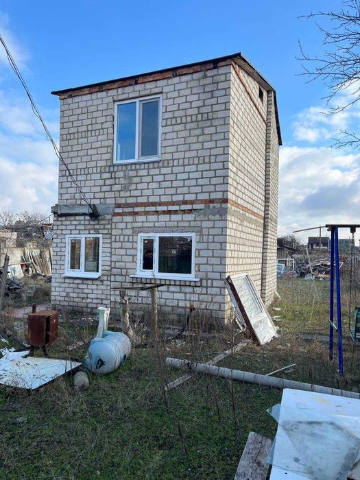 Продам  2-х эт. дачу с приватизированным участком за  Матвеевкой