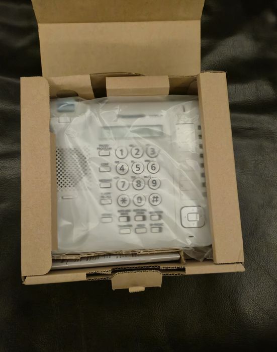 NOWY vat23% Panasonic KX-DT521 biały