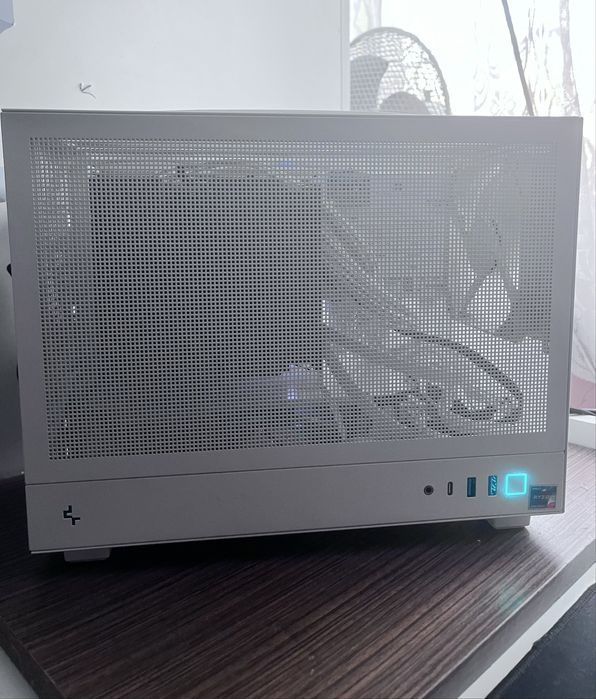 Komputer gamingowy z rtx, ryzenem 7. Rozmiar small factor