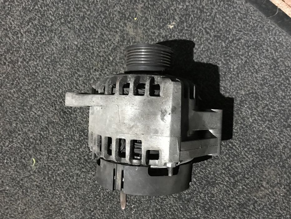 Alternator opel zafira b magneti arelli