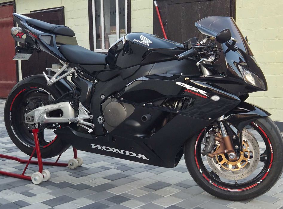 Продам Honda FireBlade cbr1000rr
