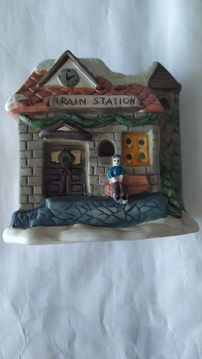 Хатинка порцелянова