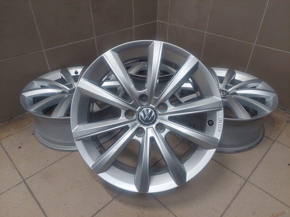 Оригінальні легкосплавні диски Volkswagen Passat Tiguan R17 5×112