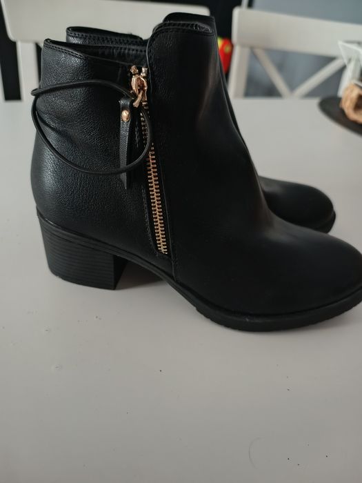 Botki buty  rozmiar 39 nowe