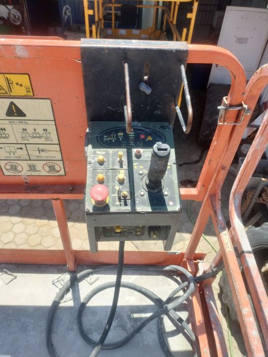 Plataforma elevatória tesoura 15MT