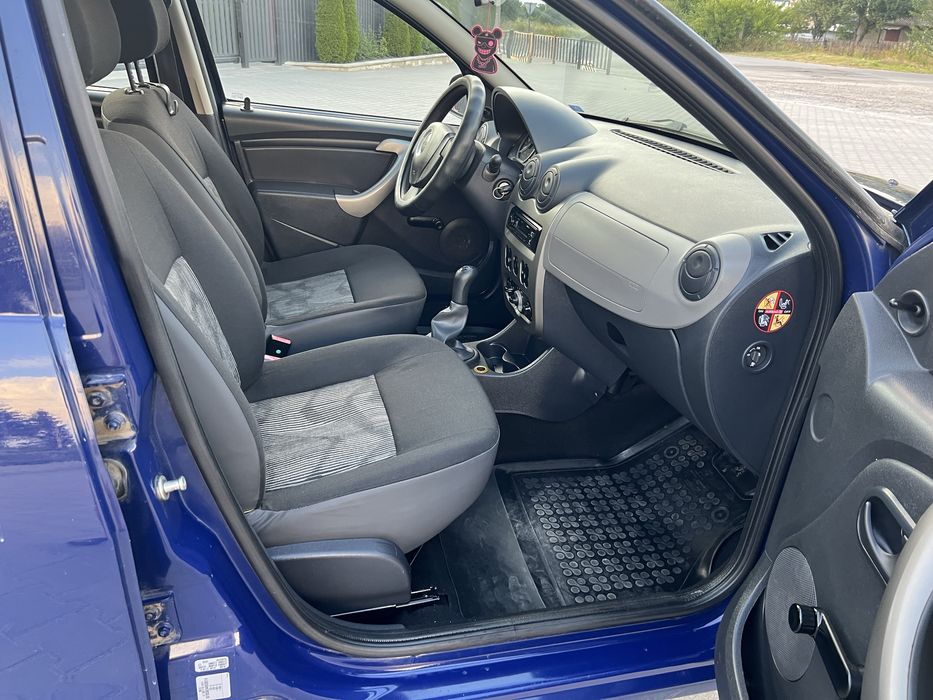 Продам Dacia Sandero 1.4 бенз