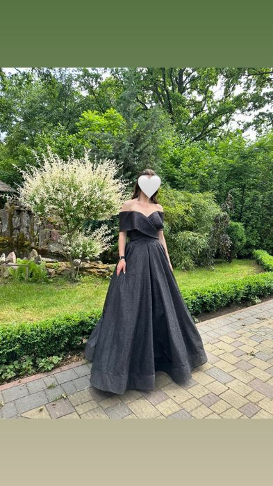 Пишна випускна сукня