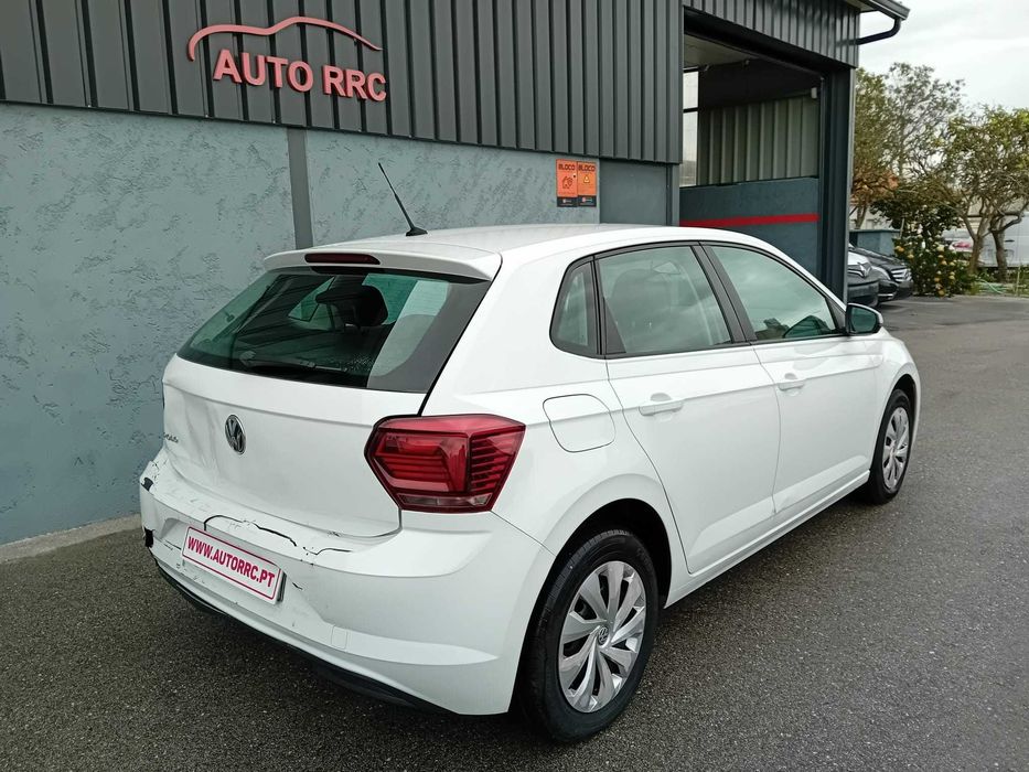 VW Polo 1.0 - Nacional ( pequeno sinistro )