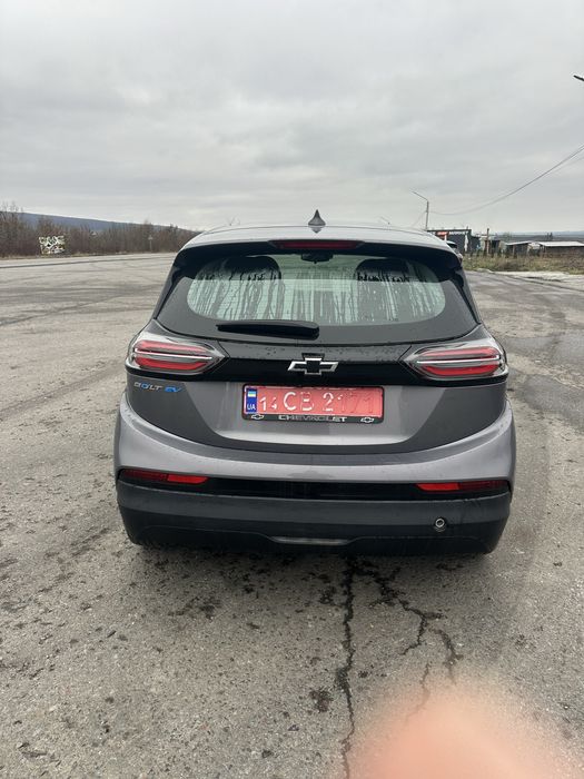 Задній бампер щевроле болт і є ще багато запчастин