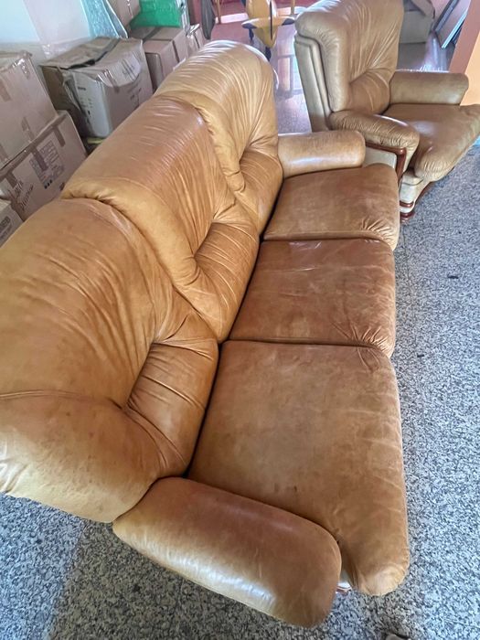Conjunto de sofás em pele genuína castanha – Sofá de 3 lugares + 2 cadeirões