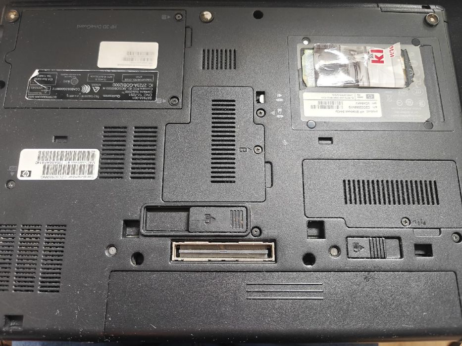 Laptop hp 8440p + stacja dokująca