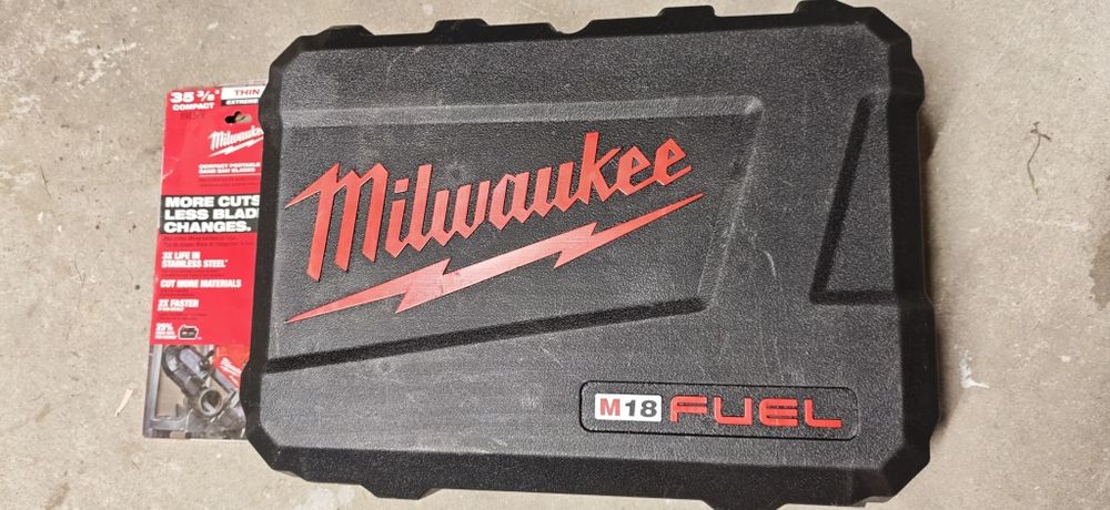 Milwaukee FBS85 M18 kompletny zestaw