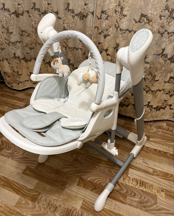 Стульчик-качелька CARRELLO Cascata