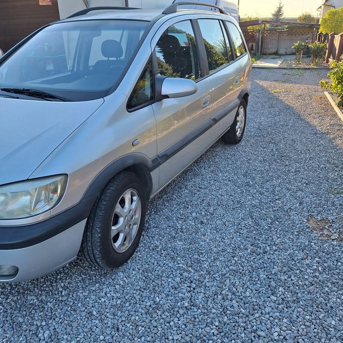 Opel  zafira  A  zadbany uszkodzony