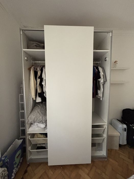 Armário branco 150x235