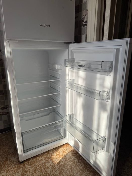 Продам холодильник Vestfrost
