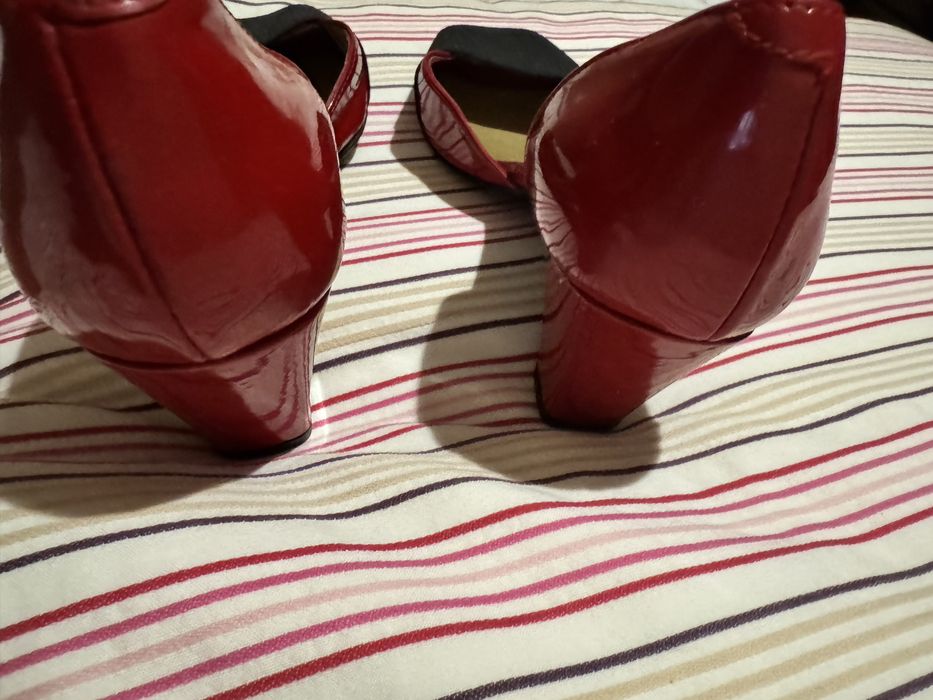 Sapatos Haity novos