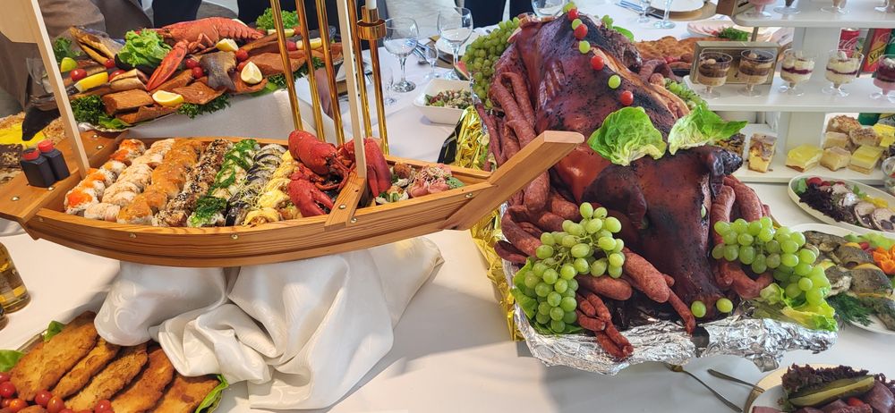 Katering; prosiak pieczony;imprezy integracyjne wesela; urodziny;18stk