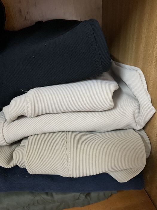 4 Botas montar, 4 tokes,  4 calças e 1 colete acolchiado